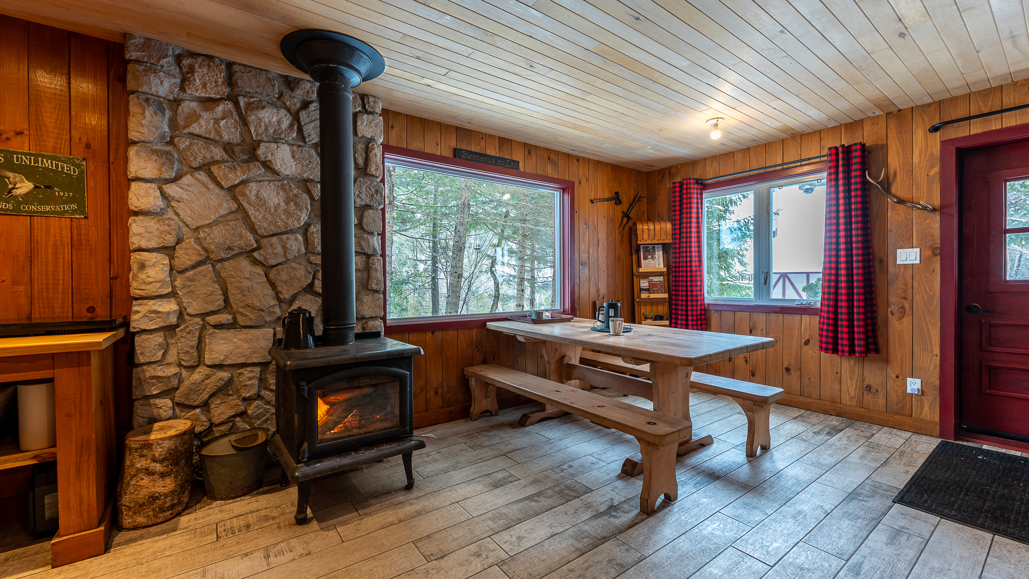 Chic-Shack-du-Lac-Salle-a-manger